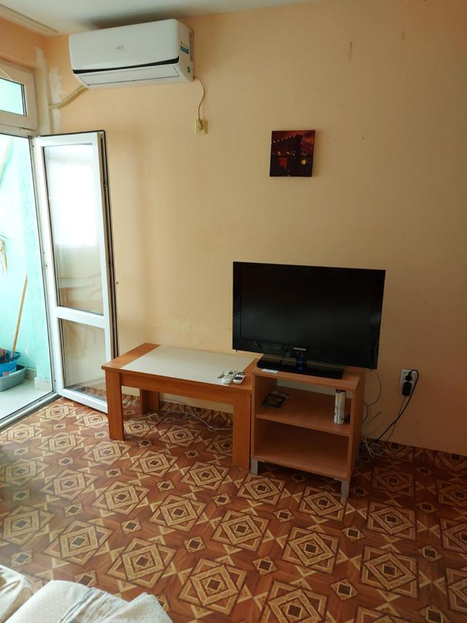 Studio And 1Bedroom Apartment Burgas - Economy Bagian luar foto