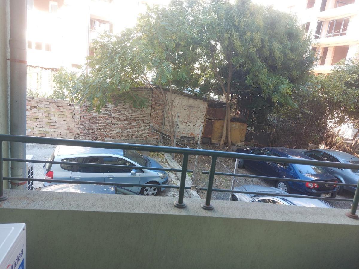 Studio And 1Bedroom Apartment Burgas - Economy Bagian luar foto